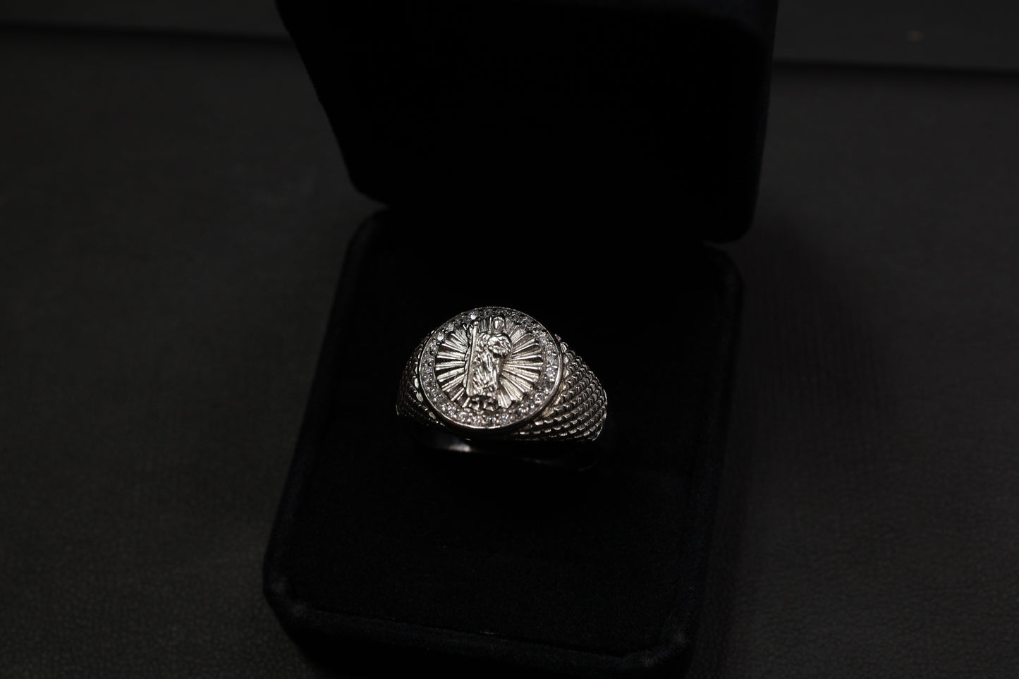 San judas ring Round