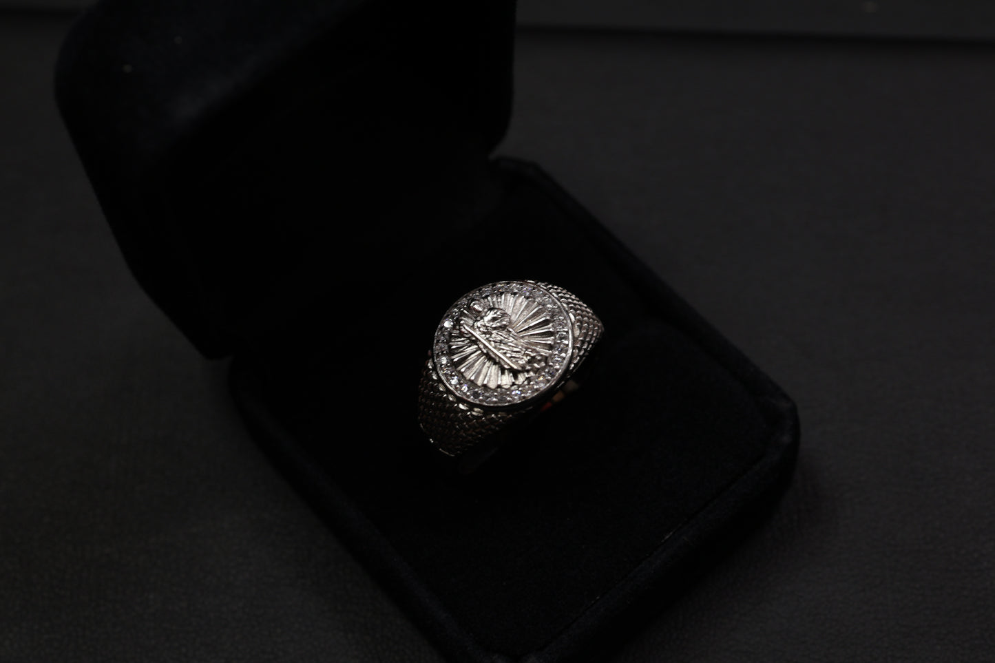 San judas ring Round