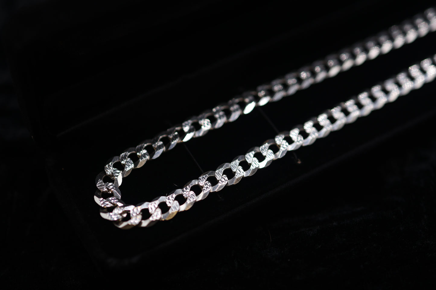 Curb Chain 8MM DIAMOND CUT
