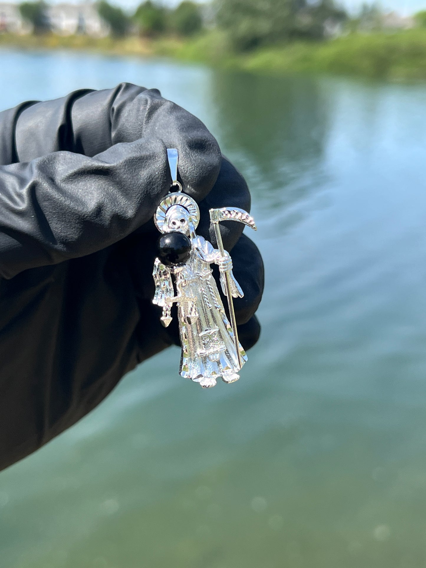 Small Santa Muerte pendant 3D