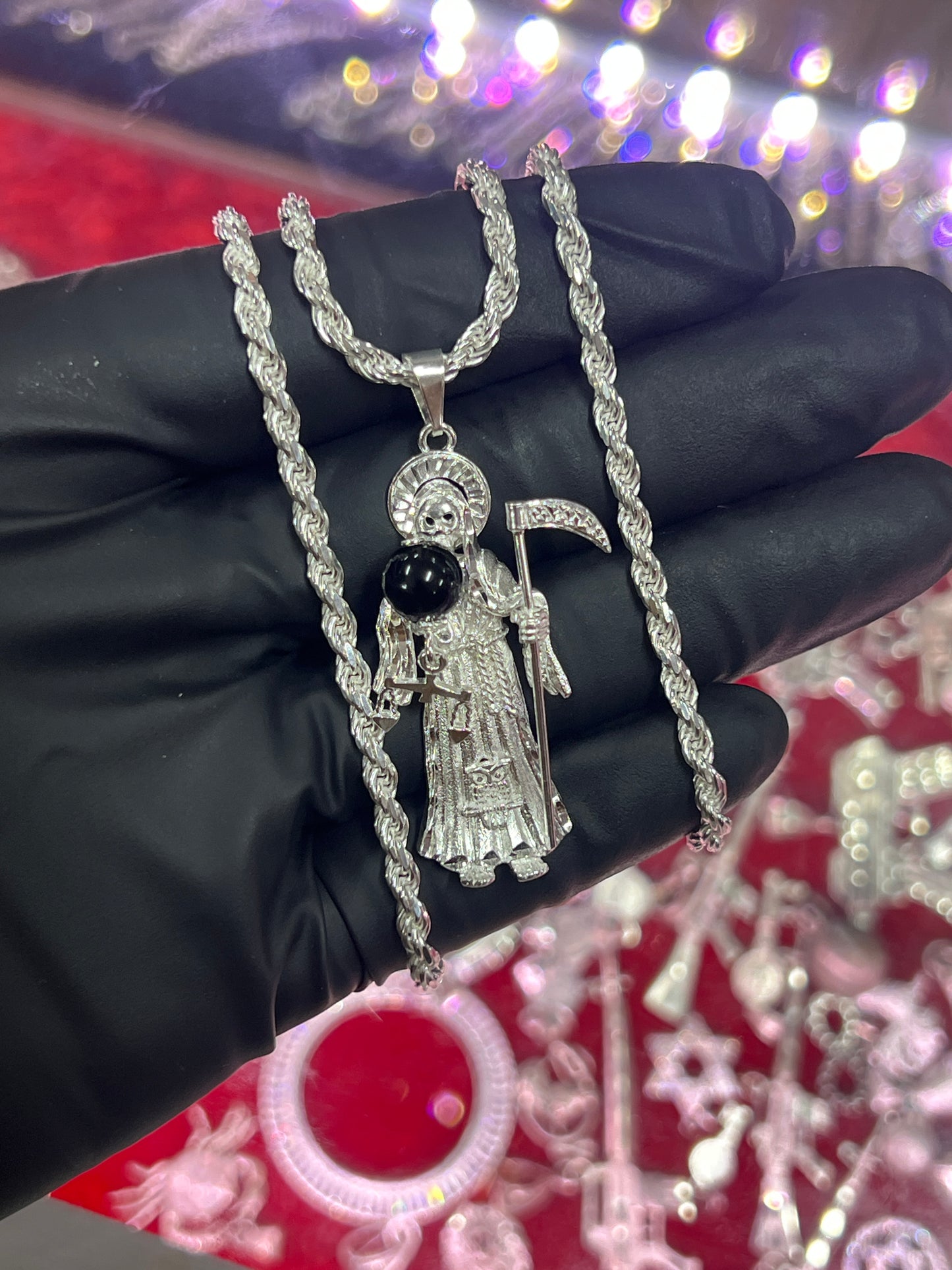 Small Santa Muerte pendant 3D