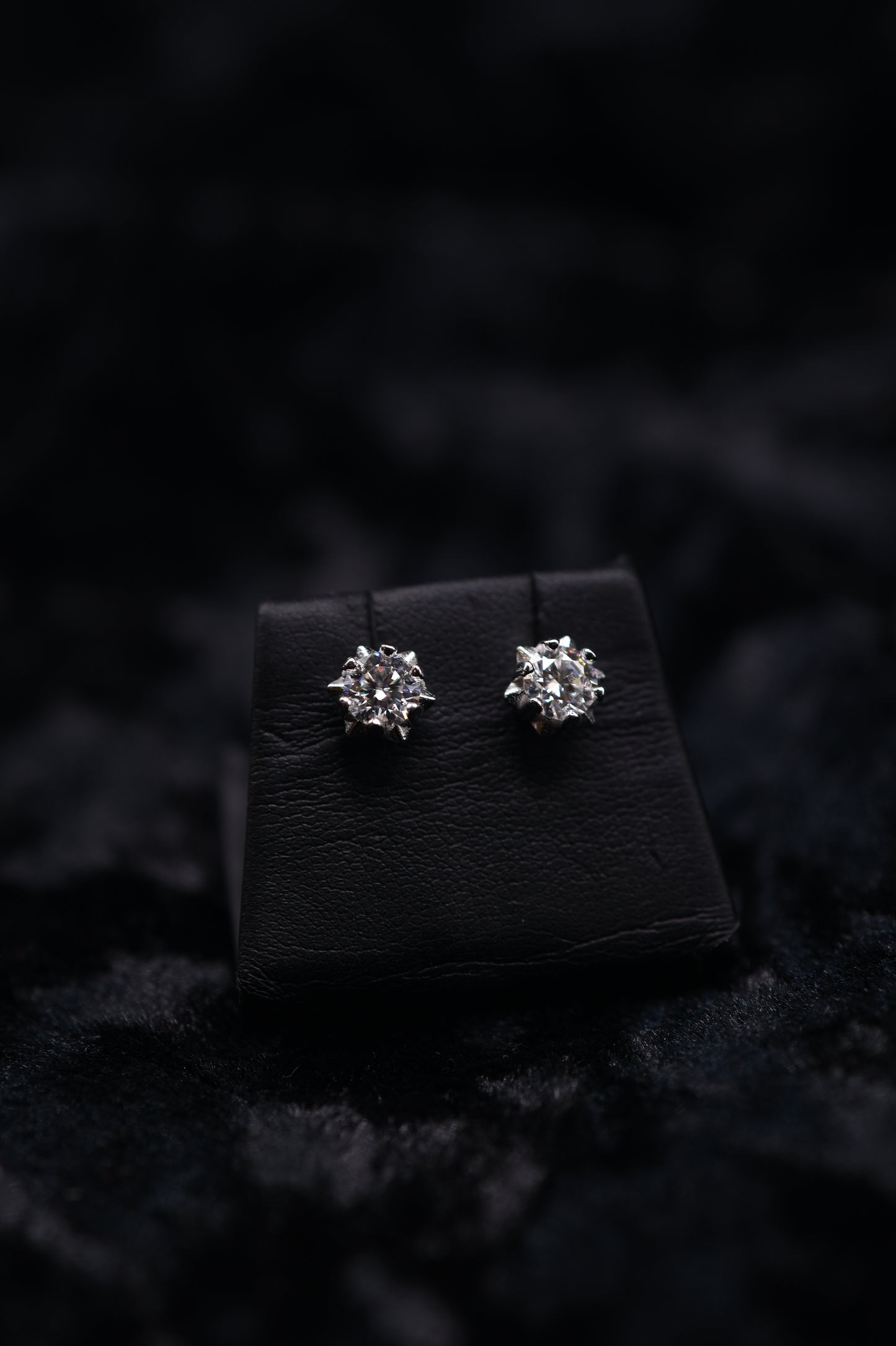 Moissonite Star Studs