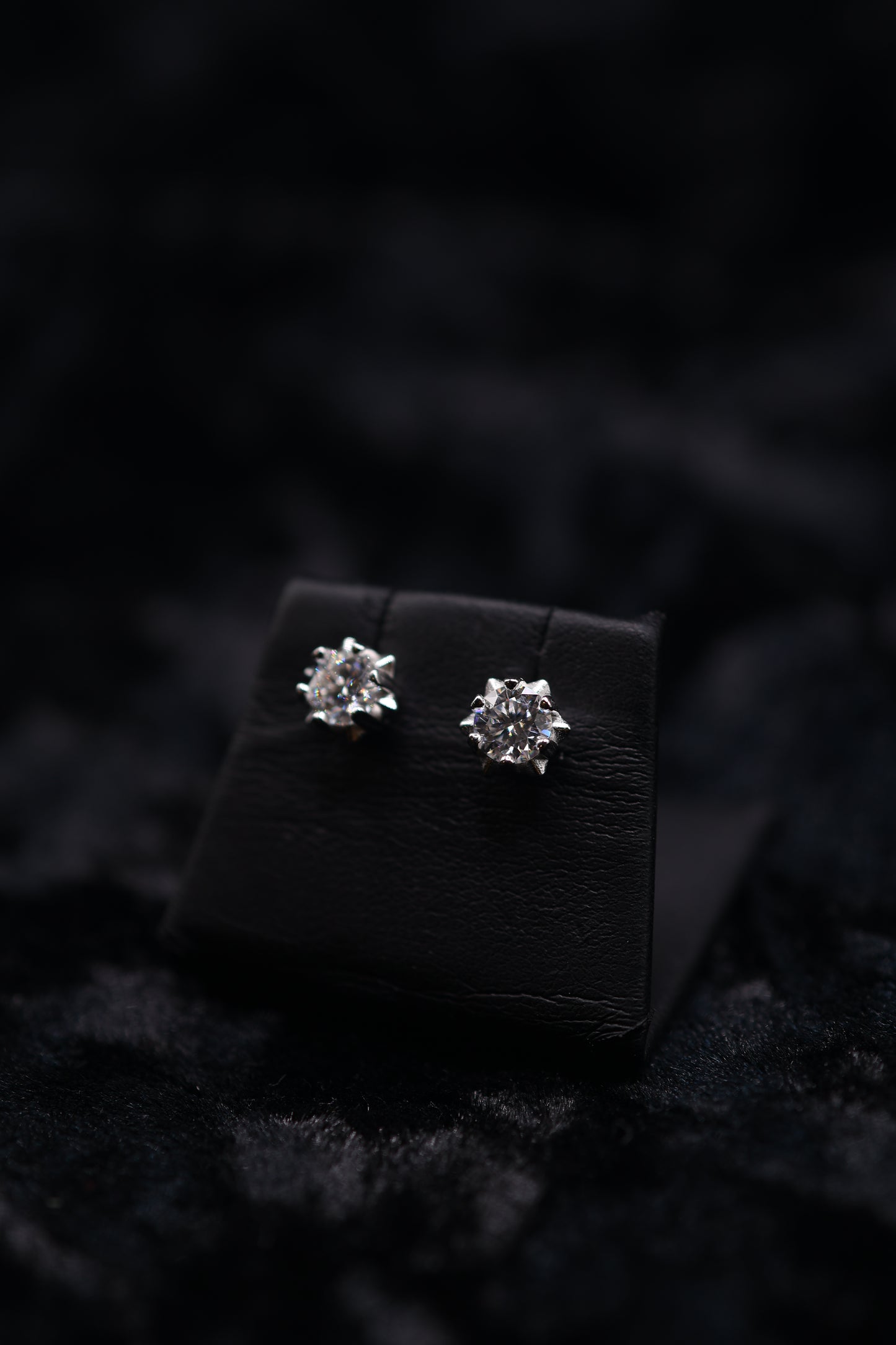 Moissonite Star Studs