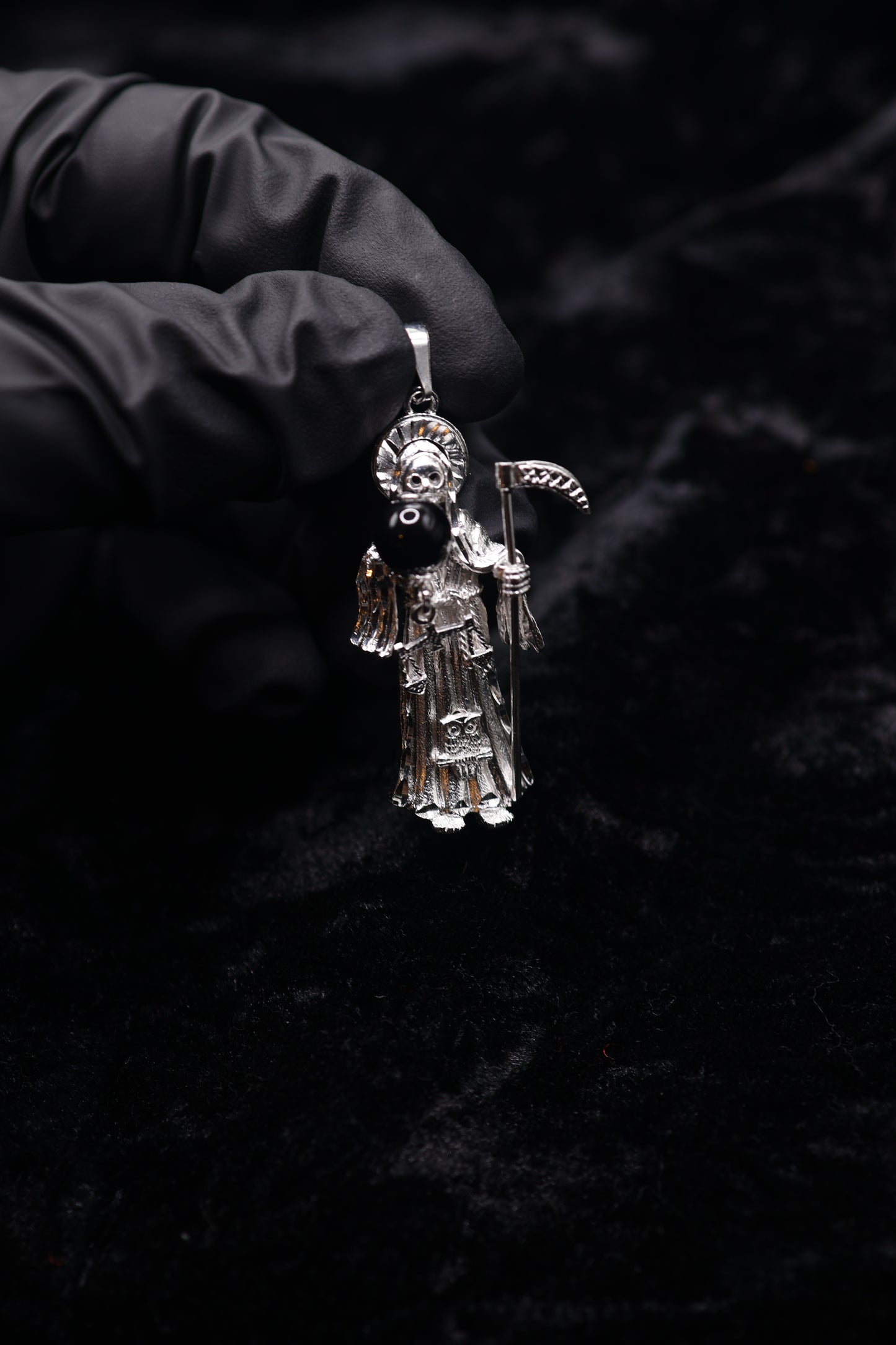 Small Santa Muerte pendant 3D