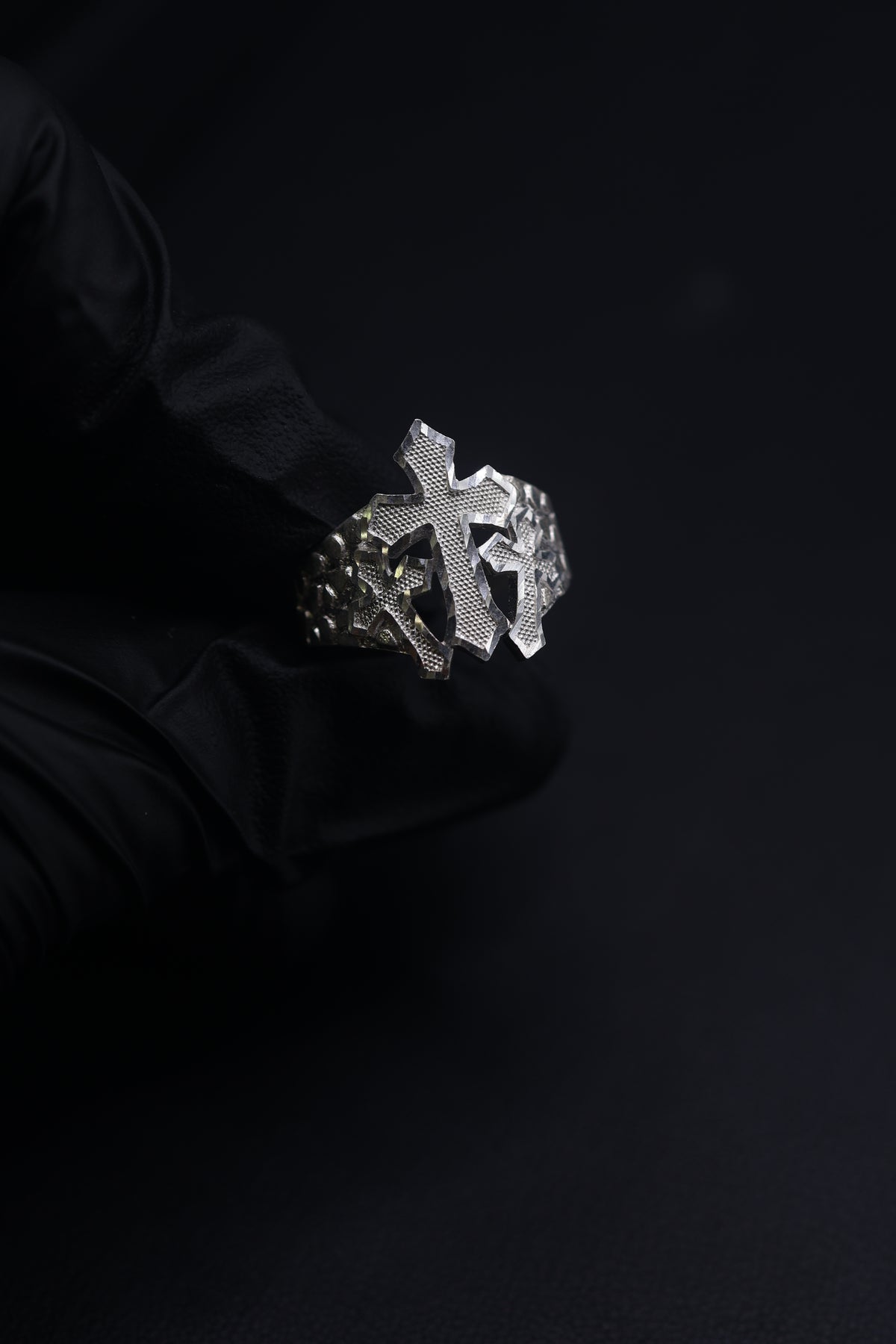 Nugget 3 cross ring Mens ring