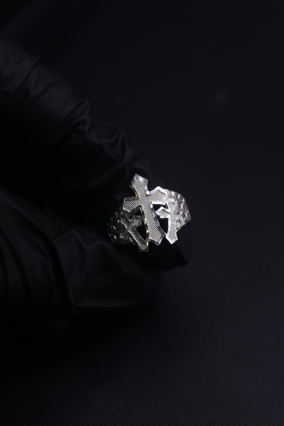 Nugget 3 cross ring Mens ring