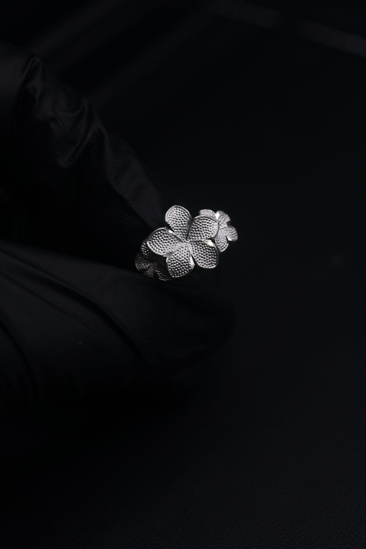 Silver hibiscus ring