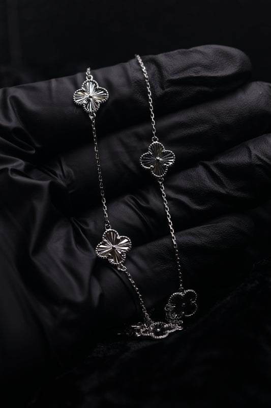 Four leaf silver chain